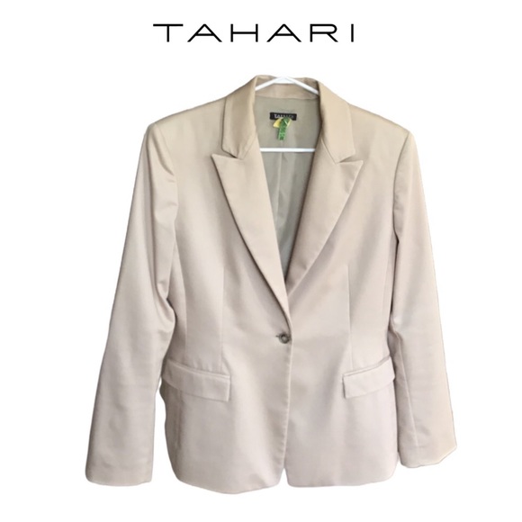 Tahari Jackets & Blazers - Tahari Blazer 🌿